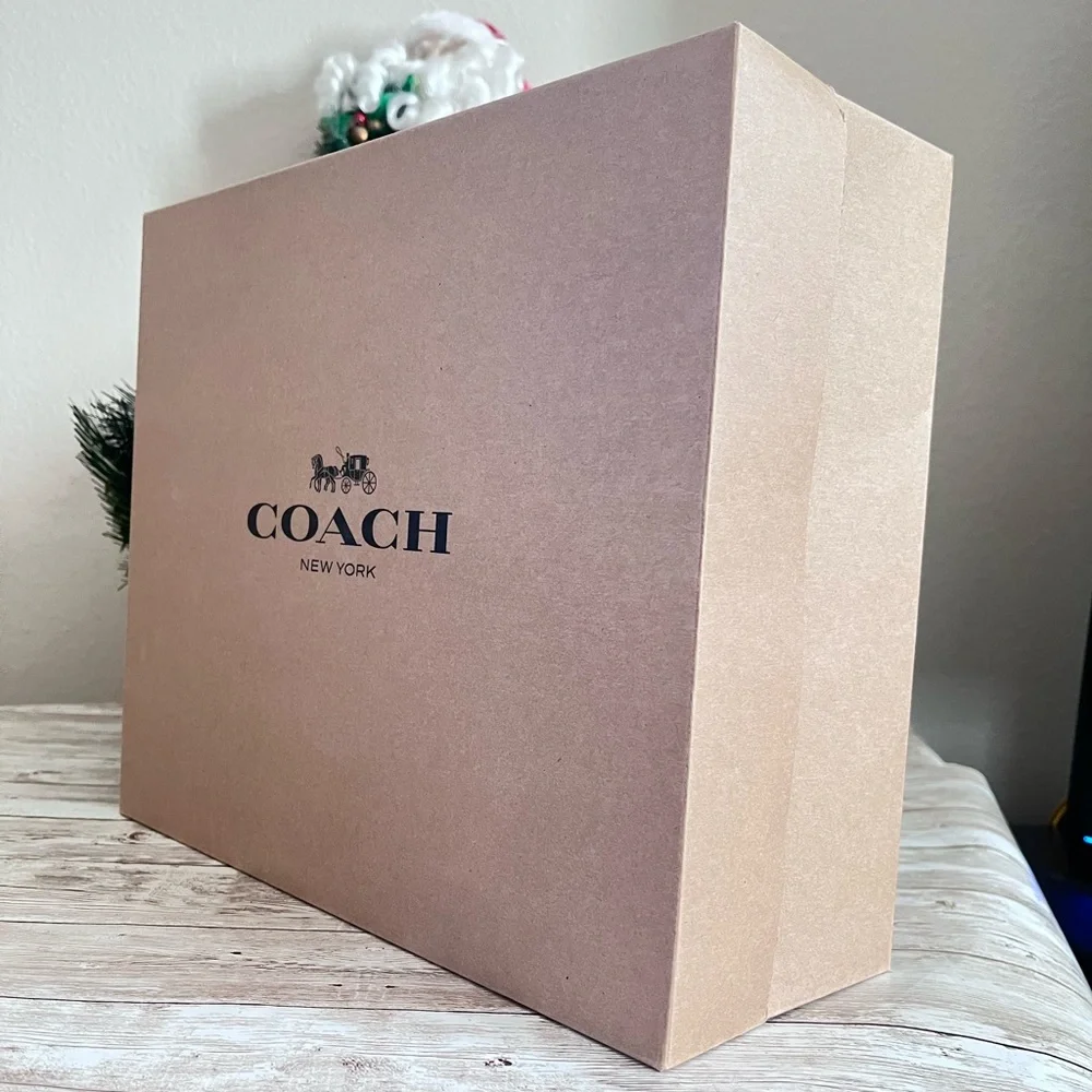 Coach gift box 🎁